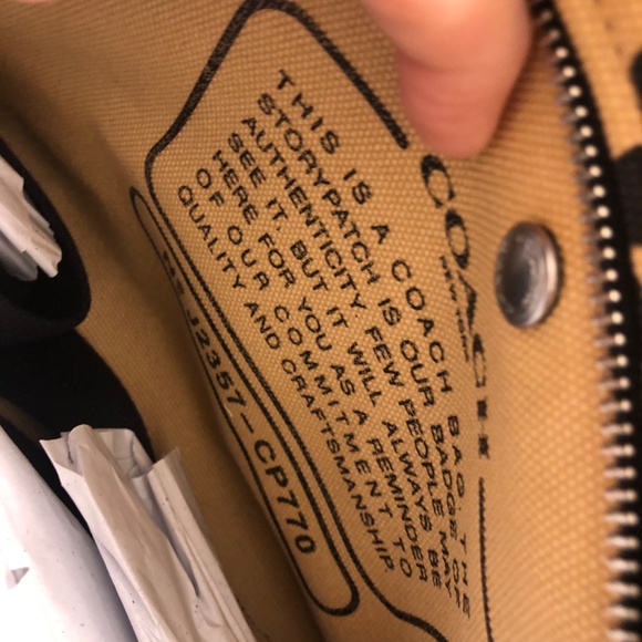 Coach purse - Picture 4 of 6